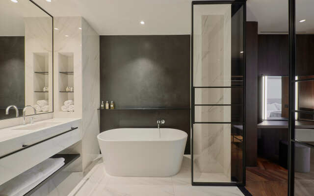 Kozmo Hotel Suites & Spa - Small Luxury Hotels of the World