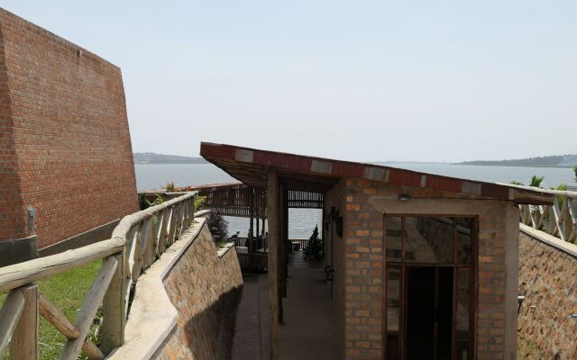Buvi Lodge