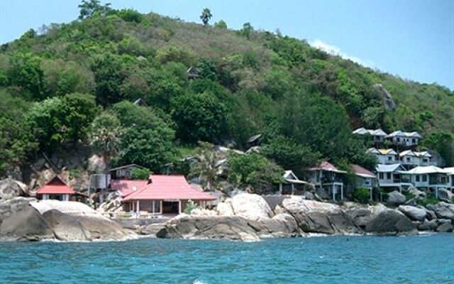 Lighthouse Bungalows and Restaurant