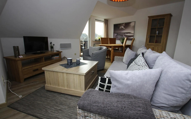 Apartment, Tating in Tating