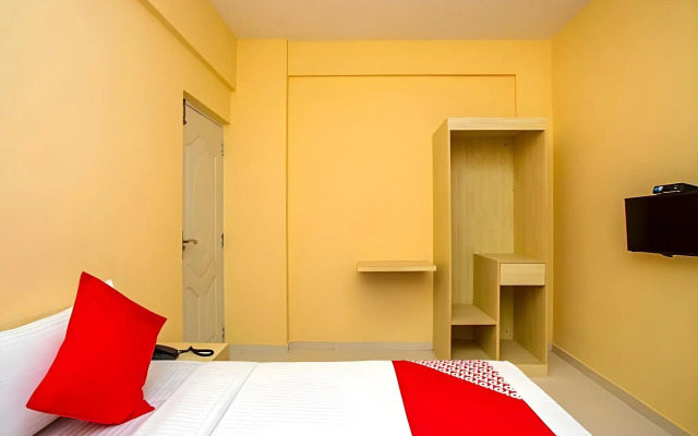 OYO 10522 Varcity Emerald