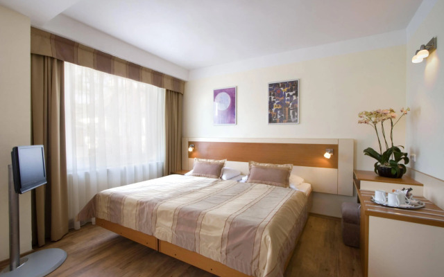 Aida Hotel