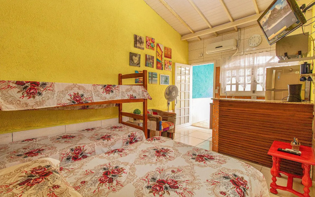 Chale com churrasq a 5 minutos da Praia do Pereque