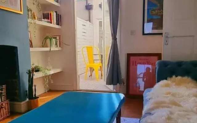 Stylish 3 Bedroom Townhouse in Brockley With Large Garden