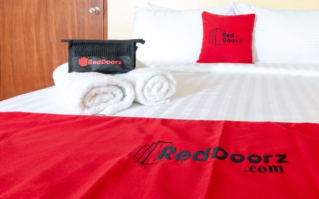 RedDoorz @ Downtown Tacloban