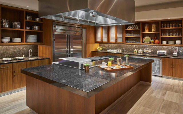 Clement Palo Alto – All-Inclusive Urban Resort