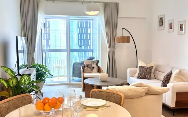 The Smart Concierge - Cayan tower