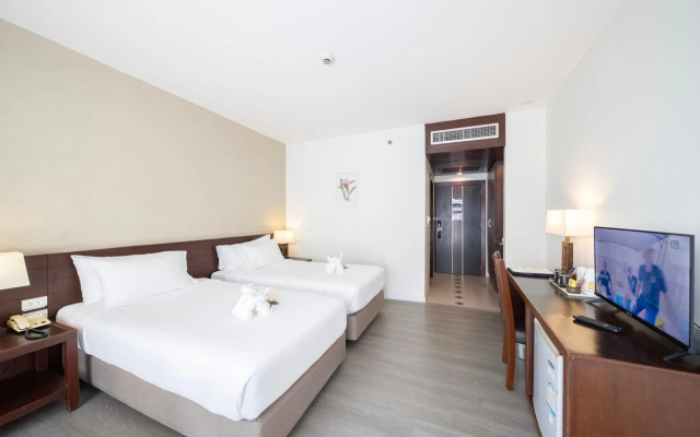 Golden Crown Grand Hotel