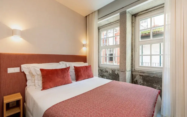 Stylish River View Apartment in Porto