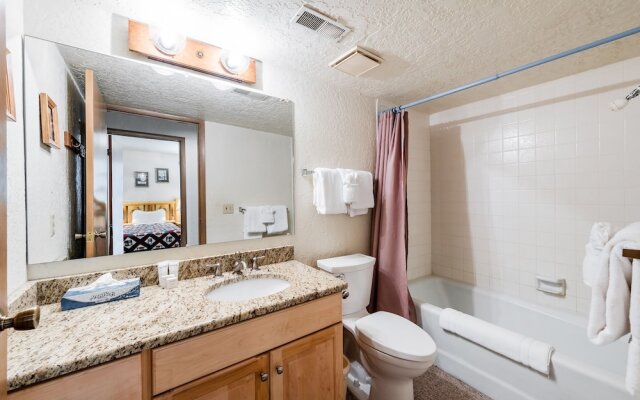 Temptation 8 3 Bedroom Condo