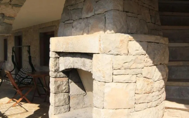 Studio Basanija 7148a