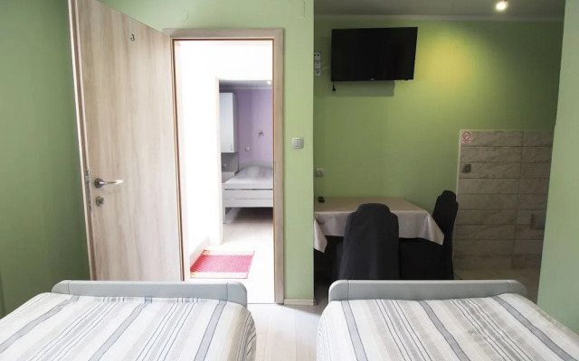 Apartments and Rooms Pavek