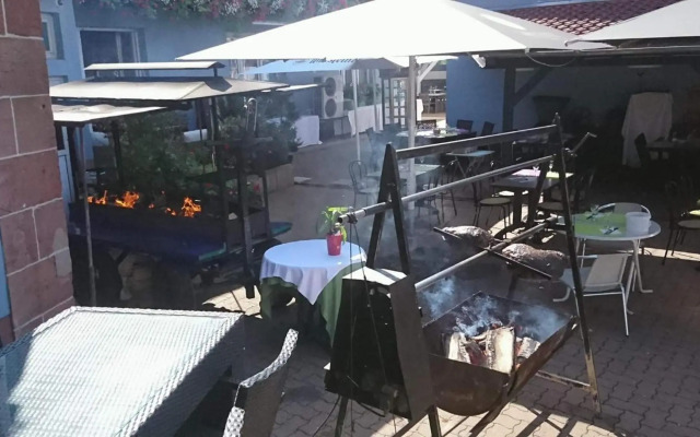 Logis Hotel Aux Comtes De Hanau