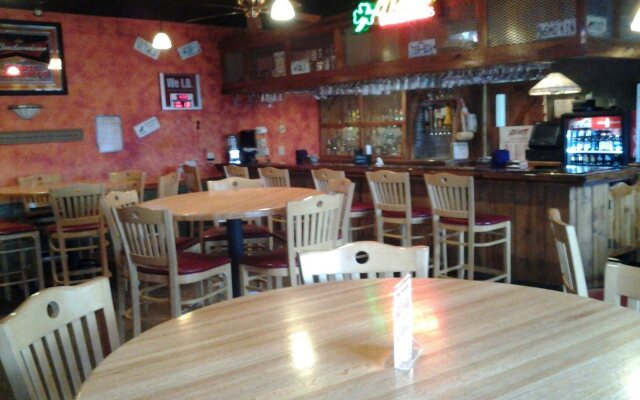 Iveys Motor Lodge Houlton