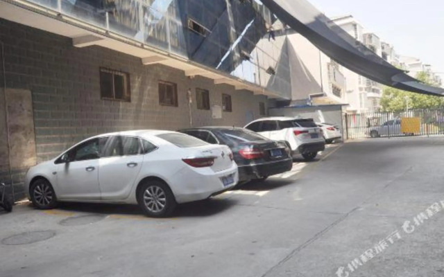 Xingcheng Business Inn