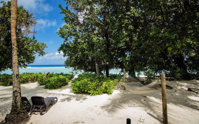 Labriz Silhouette Seychelles