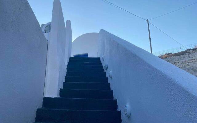 Santorita Suites
