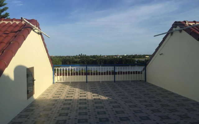 Tra Que Riverside Homestay