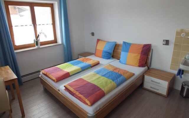 Dreimäderlhaus Rieden