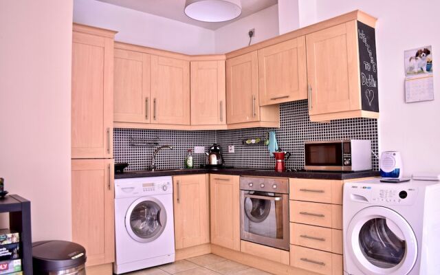 1 Bedroom Flat in Dublin With Balcony