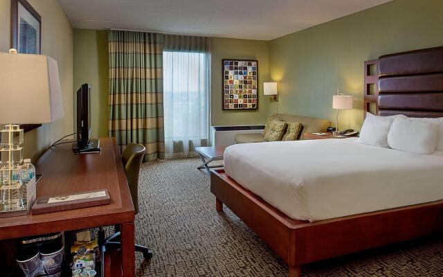 DoubleTree by Hilton Collinsville - St. Louis