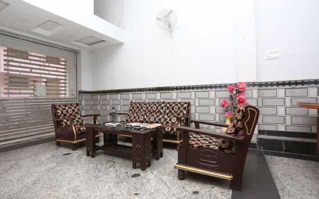 Oyo 23090 Hotel Mani Bhai Patel