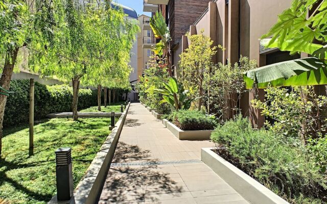 Hugo Park Terrasse by Nestor&Jeeves