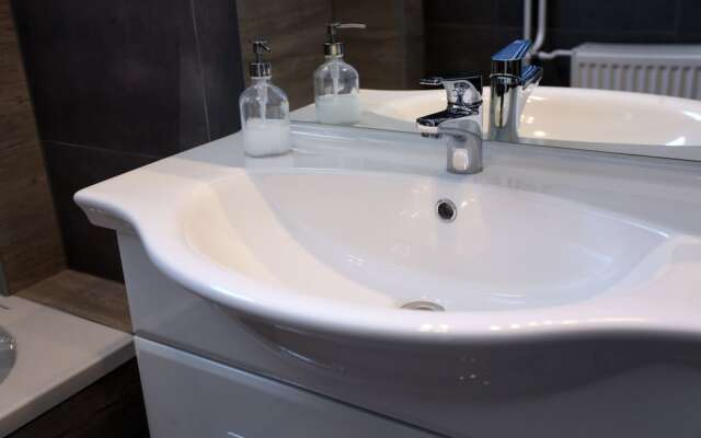 Dfive Apartments - Szervita