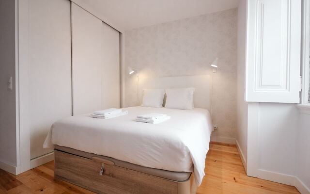 JOIVY Elegant 2BR Apt nearby tram 28E stop - Portas Sol