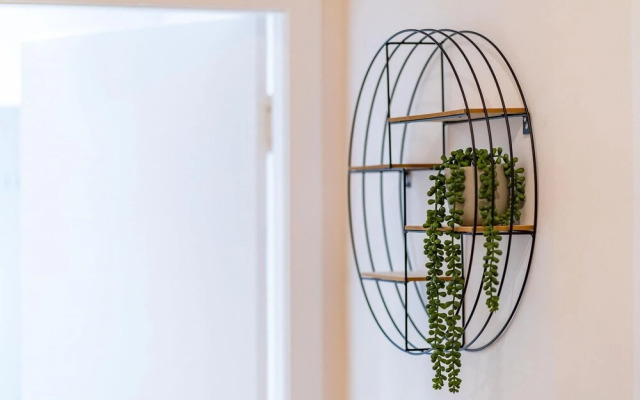 The Jam - Cunningly Good Cunningham Street Apartment