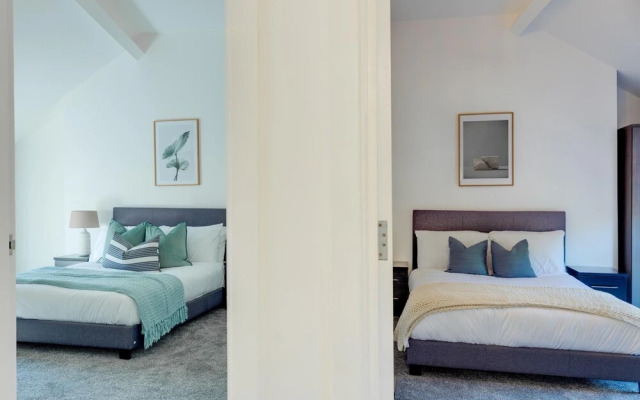 Scarborough 2BR Apt Near Beach & Park