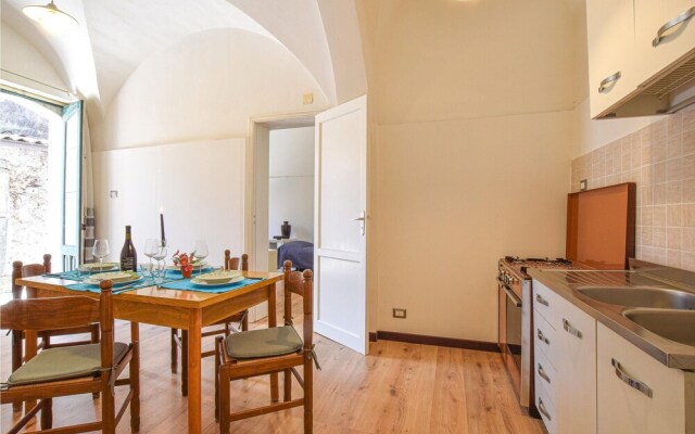 Beautiful Apartment in Linguaglossa With 2 Bedrooms and Wifi