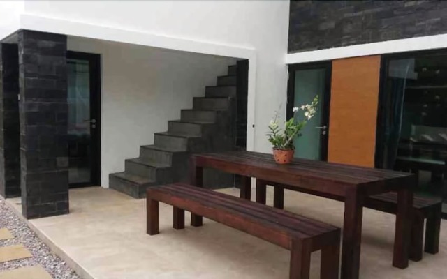 Relax Pool Villa Pranburi