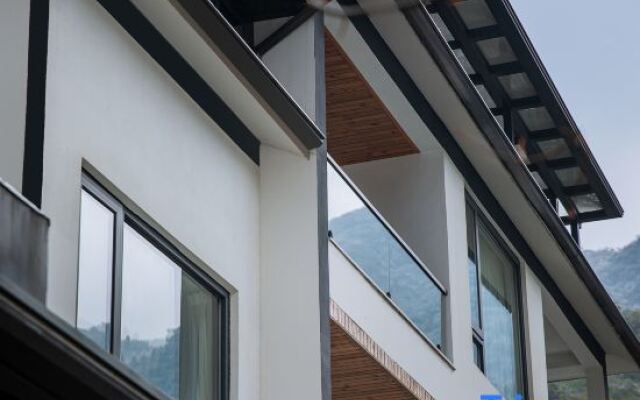 Yunshang Grassland·Shanshengyishe·180° Mountain View Wild Luxury Private Soup