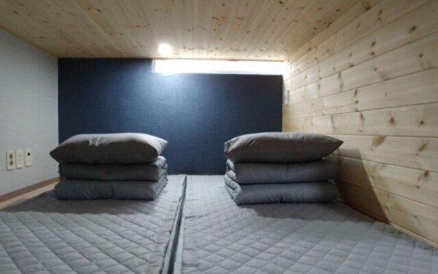 Darak Capsule Guesthouse - Hostel
