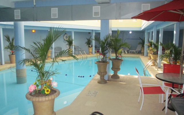 Crescent Hotel Kansas City South