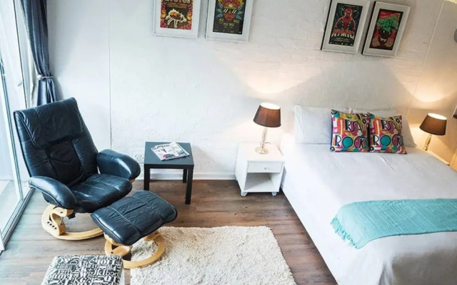 Minimalistic Green Point Studio Apartment