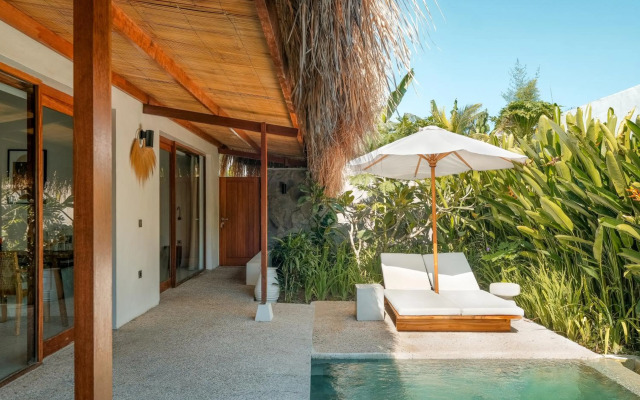 Amber Lombok Beach Resort