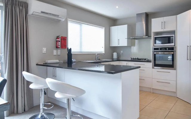 Regents 94B - Christchurch Holiday Homes