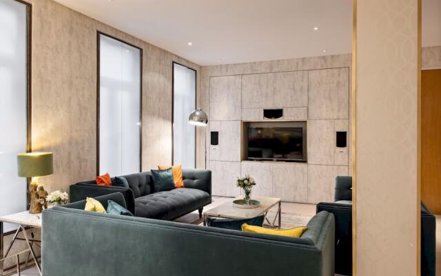 Park Lane 4-bed Huge Designer pad