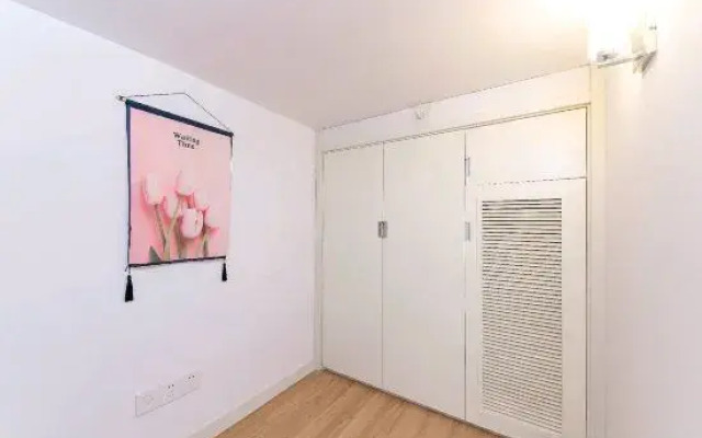 Nantong CBD Zhongnan Rainbow Yiloft Apartment
