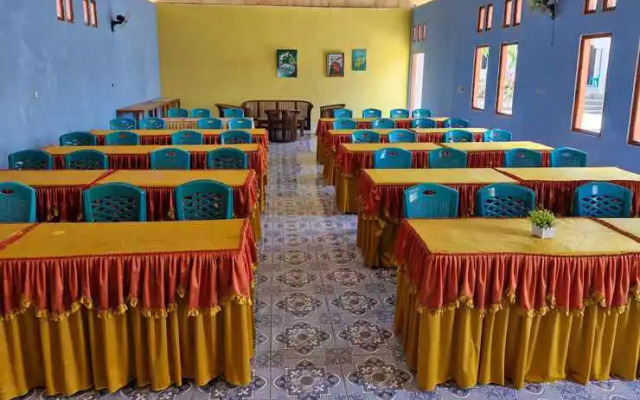 RedDoorz @ Hotel Gloria Borong Labuan Bajo