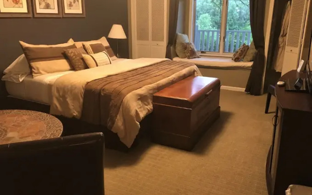 The Speckled Hen Inn B&B
