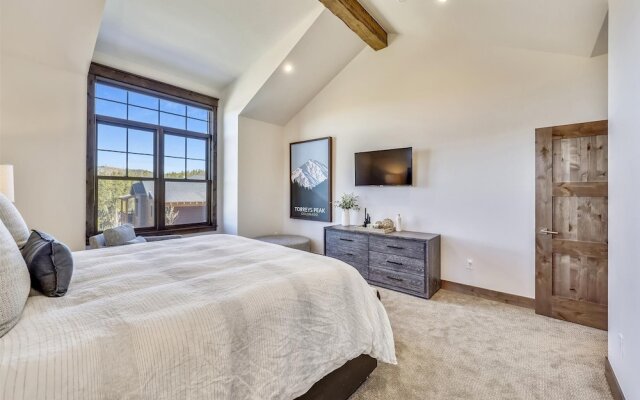 Cocoa Cabin 4 Bedroom Home by RedAwning