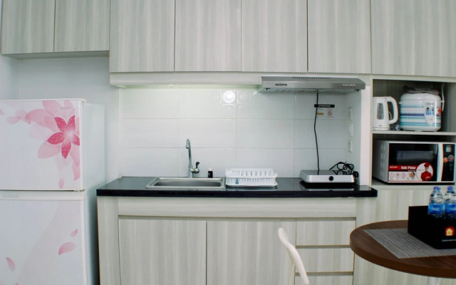 Stunning And Spacious Studio Azalea Suites Apartment