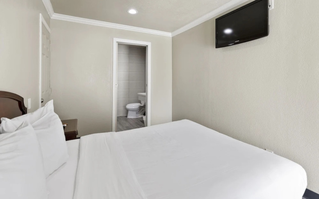 Le Blanc Inn & Suites