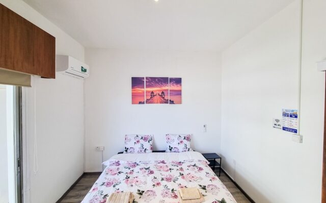 CityCenter Rooms Next to the Beach