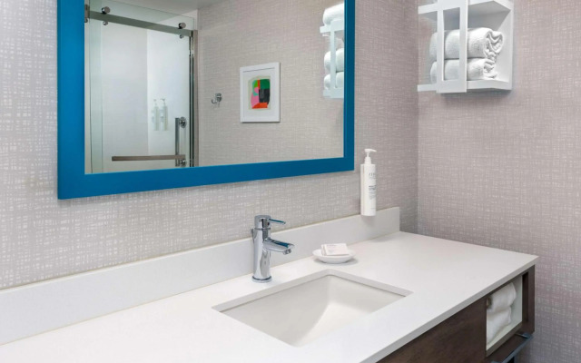 Hampton Inn Hartford/Airport