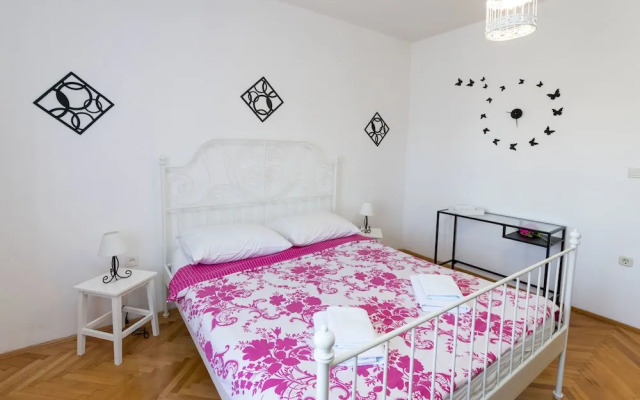 Apartments Zmika