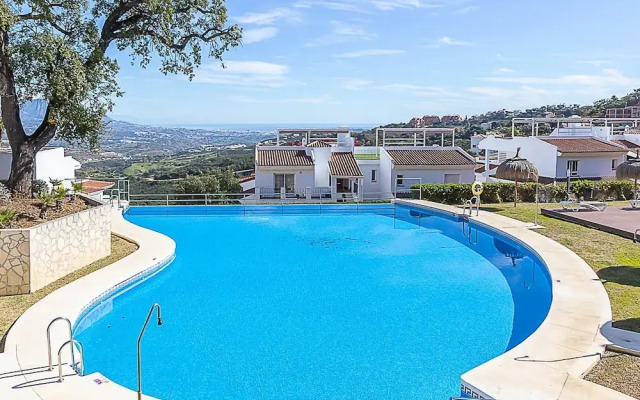 Apt Mairena Forest sea View Pool